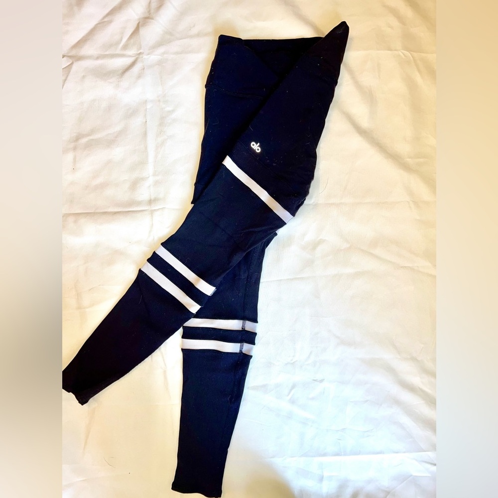 ALO size M black leggings